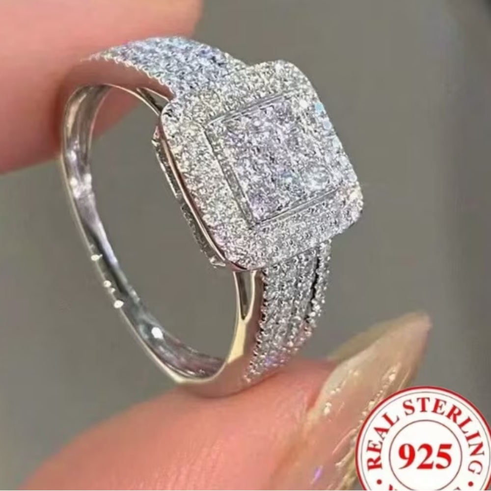 925 Sterling Silver Square Adjustable Opening, Super Sparkling, Princess Cut